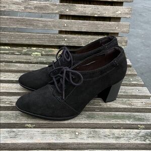 Clarks Collection Suede Lace Up Ankle Booties 9